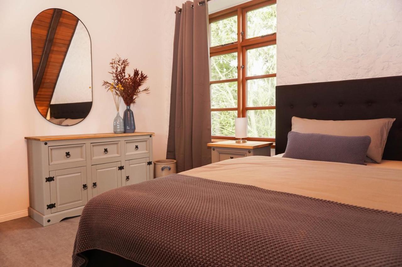 Ruhe Unter Reet-Haus Mit Sauna, Whirlpool Und Kamin Gnarrenburg Ngoại thất bức ảnh