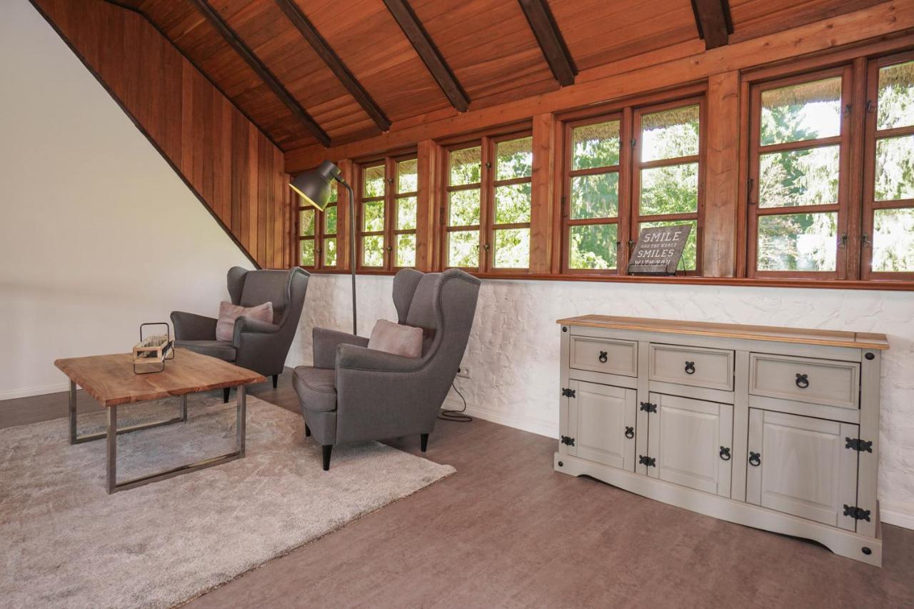 Ruhe Unter Reet-Haus Mit Sauna, Whirlpool Und Kamin Gnarrenburg Ngoại thất bức ảnh
