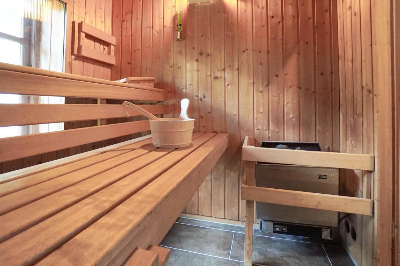 Ruhe Unter Reet-Haus Mit Sauna, Whirlpool Und Kamin Gnarrenburg Ngoại thất bức ảnh