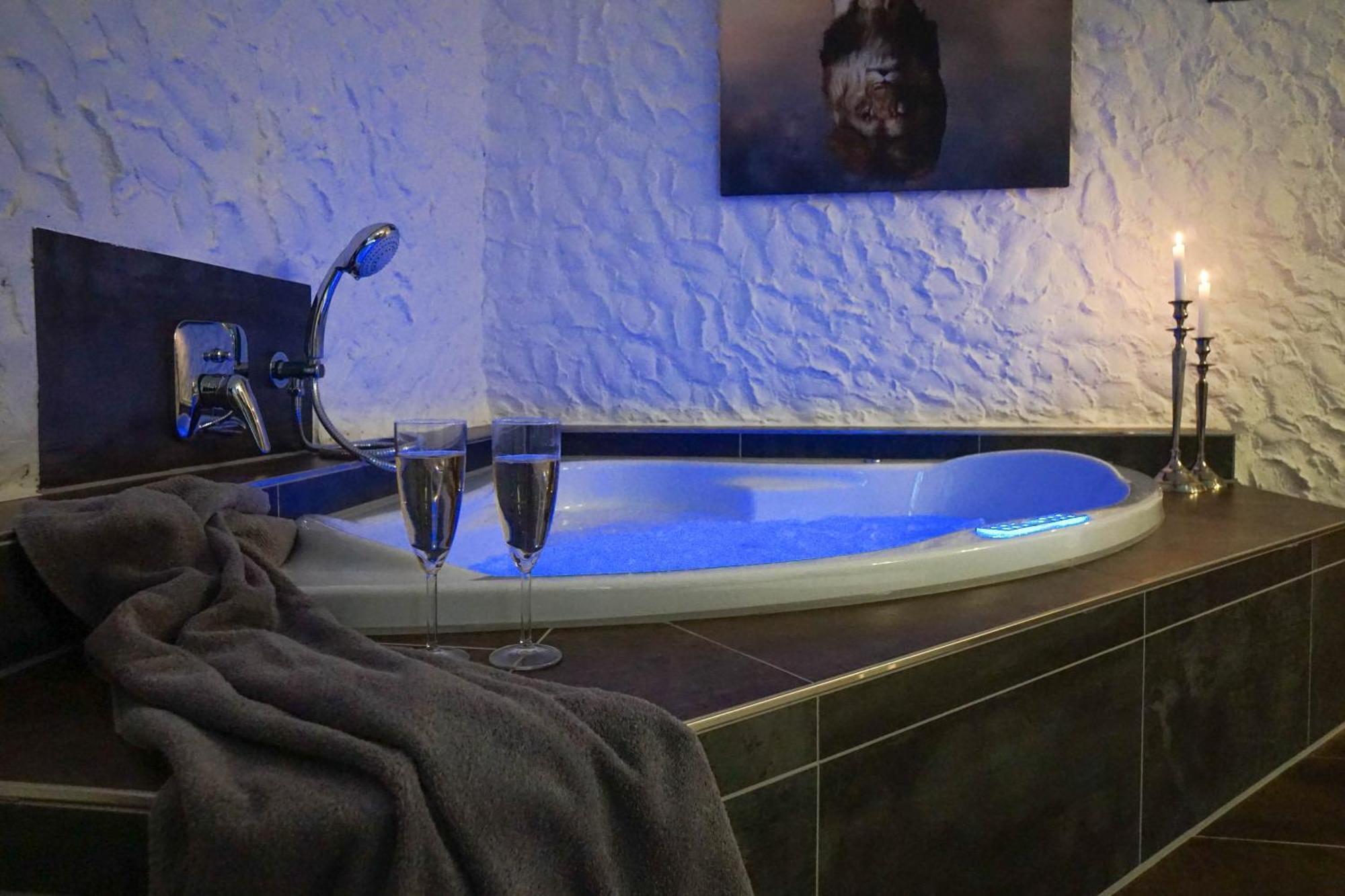 Ruhe Unter Reet-Haus Mit Sauna, Whirlpool Und Kamin Gnarrenburg Ngoại thất bức ảnh